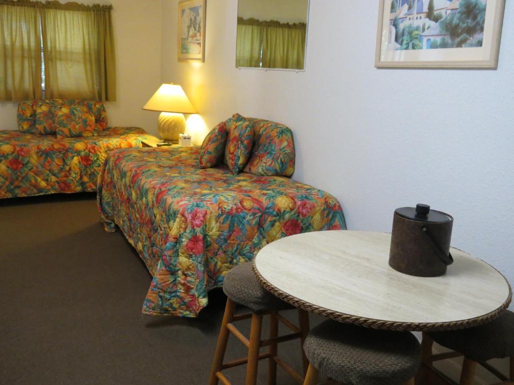 Ed & Ellen'S Lodgings Key Largo Motel Buitenkant foto